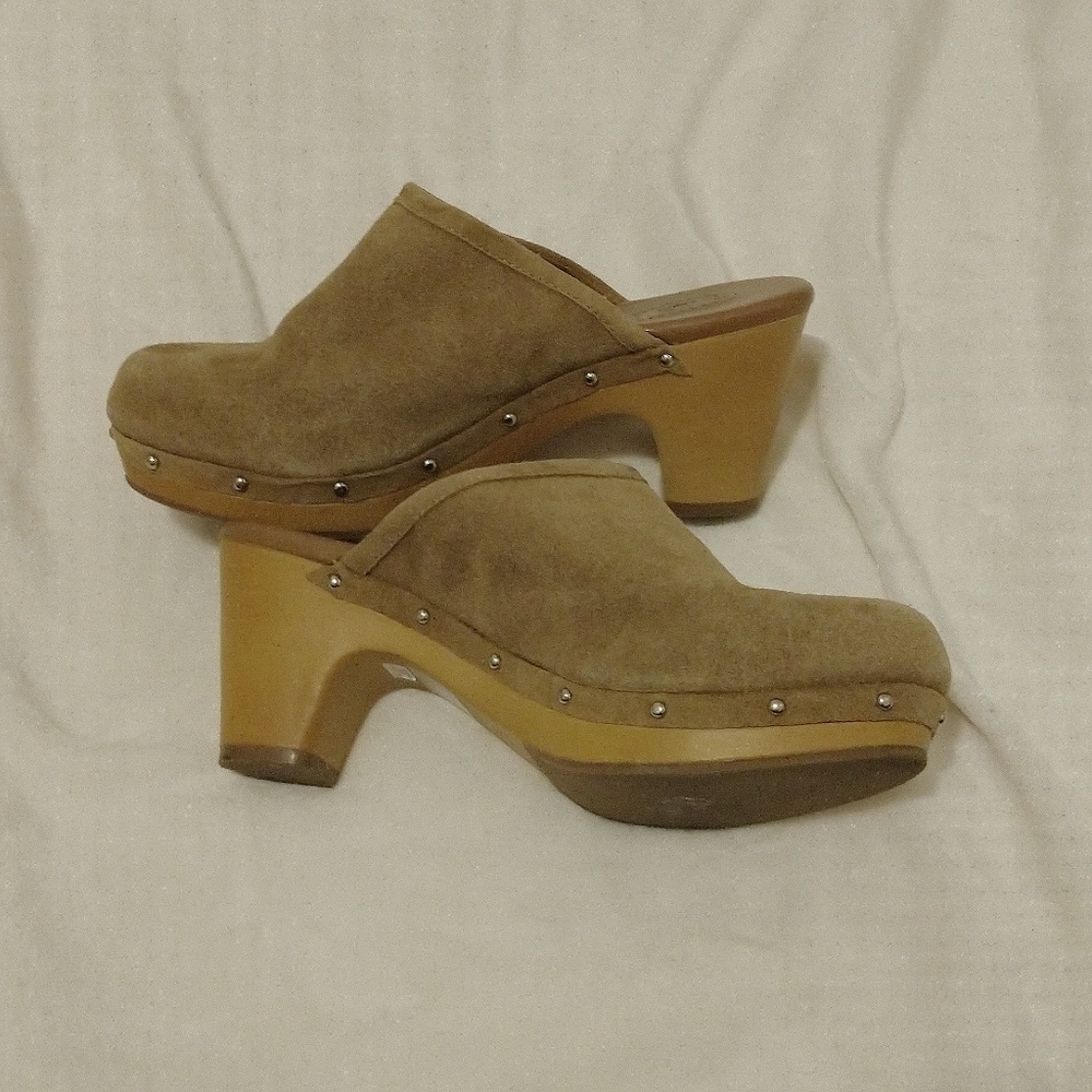 🌺3 for $20🌺 Heeled clogs